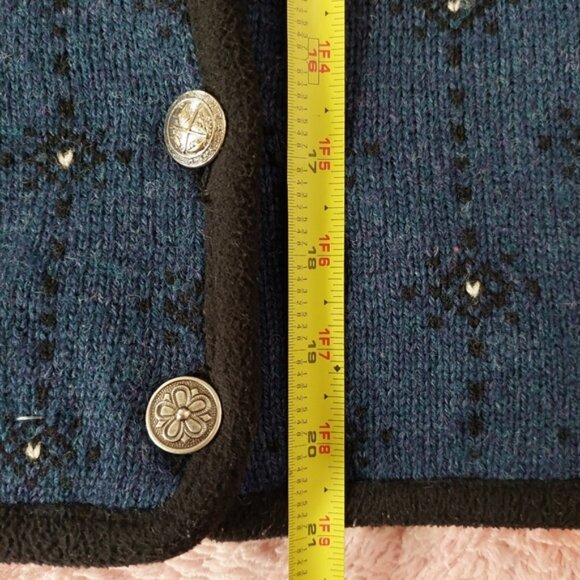 Icelandic Design Snowflakes Lined Wool Sweater Cardigan Size Meduim - Picture 10 of 11